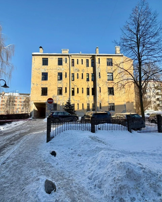 Trīs istabu dzīvoklis Klīversalā